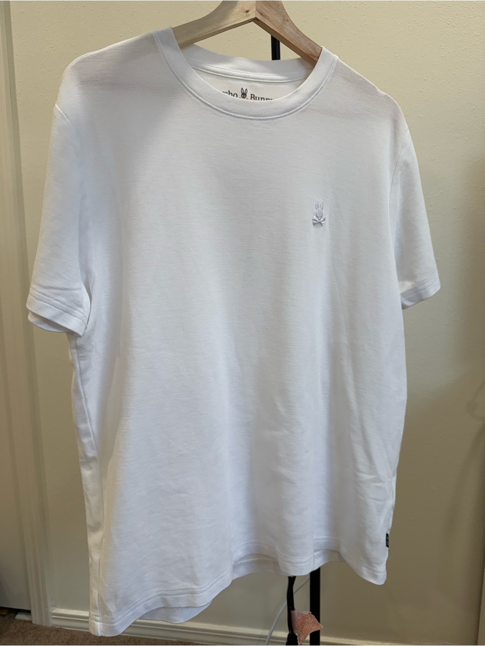 Men. 100% cotton Psycho Bunny White T-Shirt. Size 6